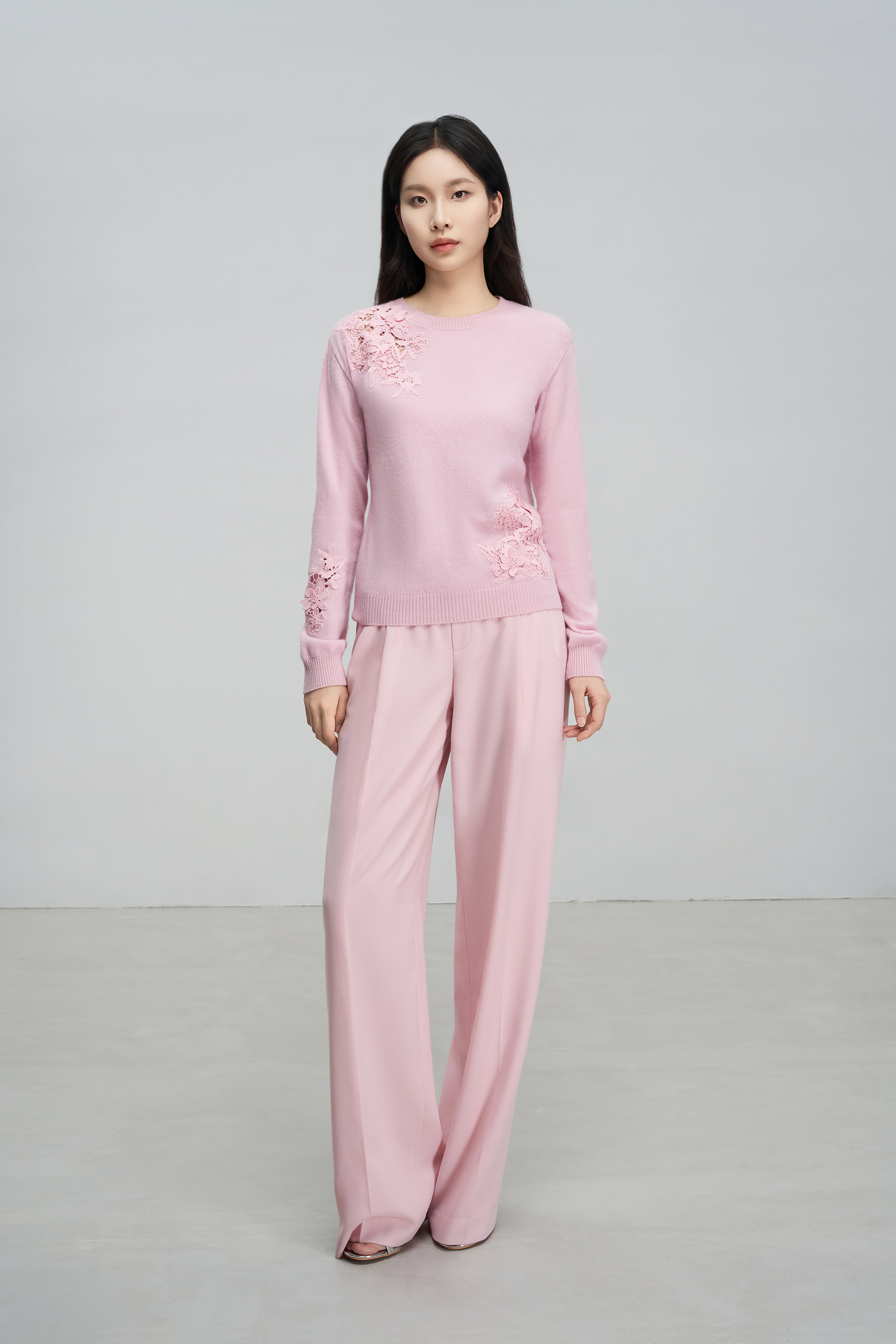 Exquisitely Tailored 3D Floral Lace Sweater