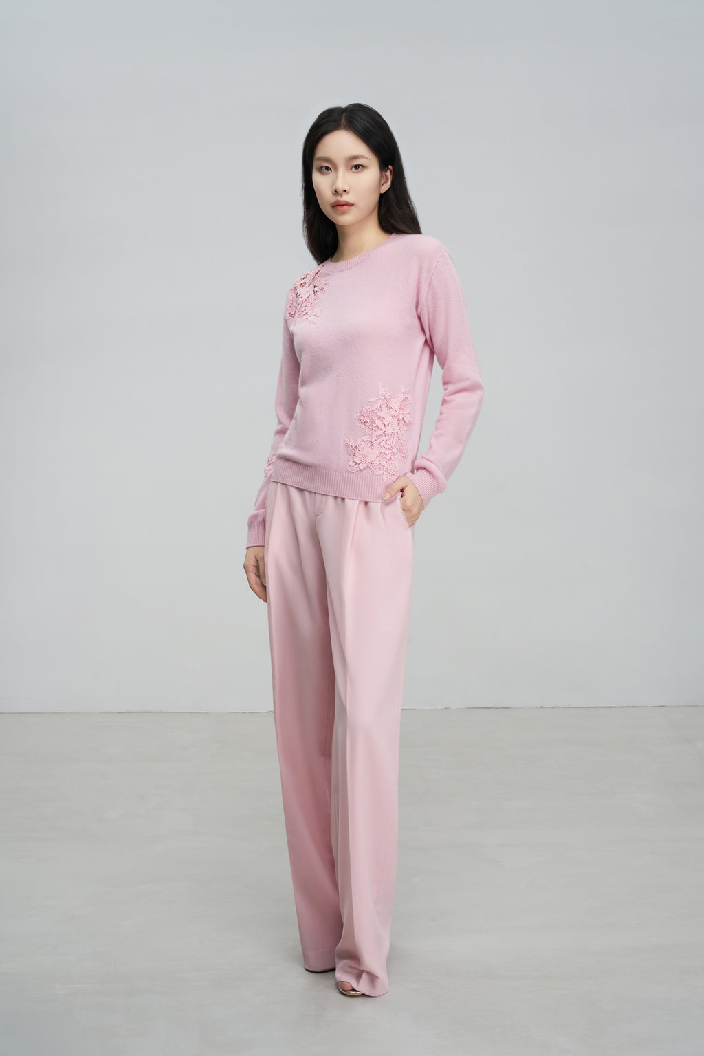 Exquisitely Tailored 3D Floral Lace Sweater