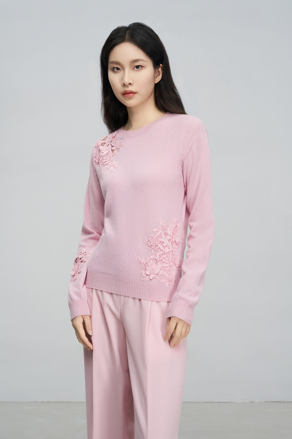 Exquisitely Tailored 3D Floral Lace Sweater